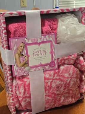 3-Piece Plush Spa Set - Pink Towel Wrap & Loofah